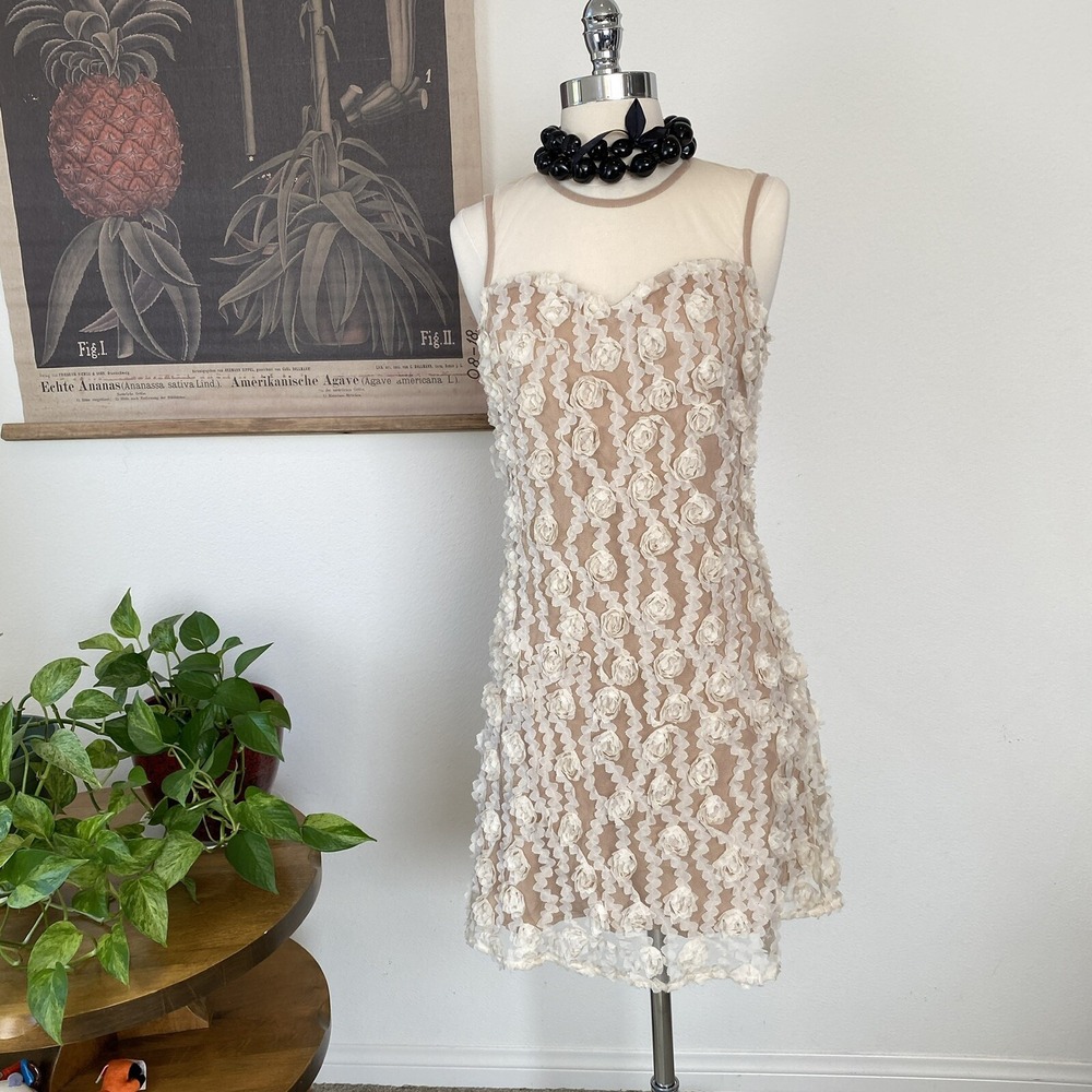 Nick & Mo Lace Floral Dress Women's Size‎ Small